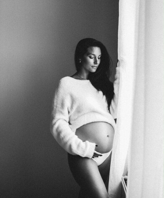 MATERNITY LEAVE 💛✨

Dank jullie wel voor jullie lieve berichtjes en nieuwe boekingen voor alweer maart 2027! 🙏🏼 Zo bijzonder! Ik durf nog niet te zeggen wanneer ik mijn agenda voor april open ga zetten, maar ik houd jullie zeker op de hoogte! 

Nu toch twijfel of ik in het nieuwe jaar ook zwangerschapsshoots zal gaan doen. 💭 Zouden jullie dat leuk vinden? Let me know!👇🏼

📸 by the amazing @rose_photography.eu ✨